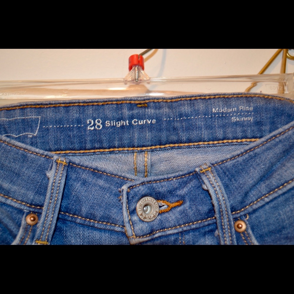 LEVIS JEANS - Picture 2 of 3